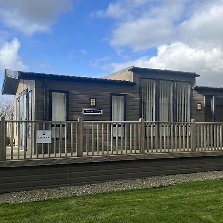 Pet Friendly 2-Bed Lodge Near Preston & Blackpool Exterior photo