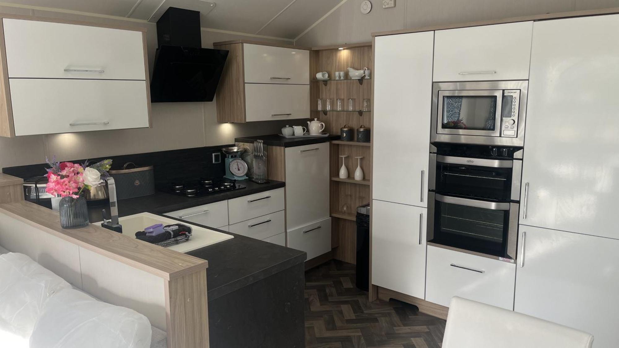 Pet Friendly 2-Bed Lodge Near Preston & Blackpool Exterior photo
